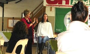 Mode en sjampanje in die fynbos